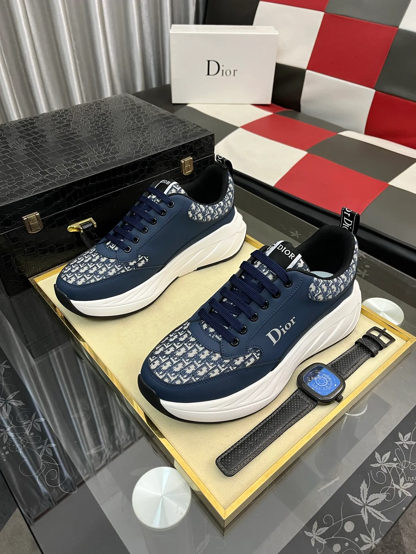 Ex-factory price: 438⌚️⌚️[Dior] Dior’s new men’s genuine leather casual shoes, the highest version on the market, any comparison is welcome🆚! The original leather has excellent texture and is super high-end! Fetal sheep net lining imported from Italy, removable pad! Luxurious materials and fine workmanship, highly recommended! Code number: 38-443️⃣Colors available